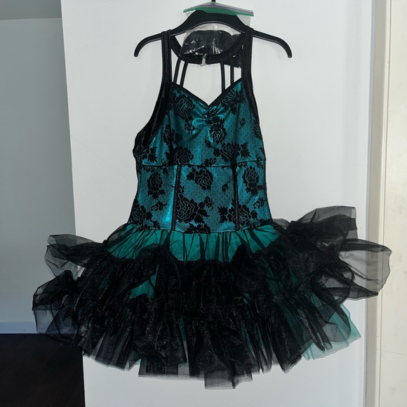 Weissman Style # 9682 - Picture 2 of 4